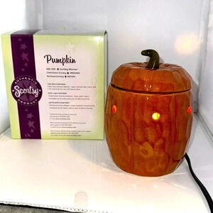 Scentsy Authentic Fragrance Wax Warmer Fall/Thanksgiving/Halloween PUMPKIN